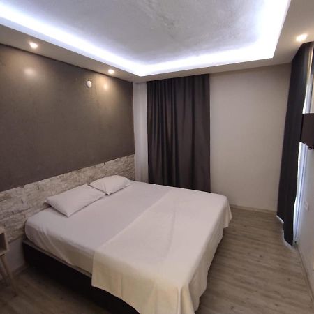 1989 Hotel Sebat Çeşme Eksteriør billede