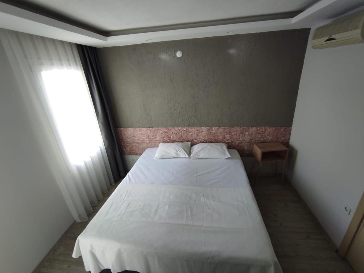 1989 Hotel Sebat Çeşme Eksteriør billede