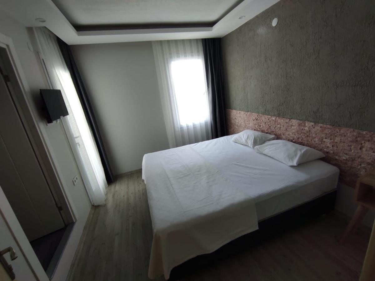 1989 Hotel Sebat Çeşme Eksteriør billede