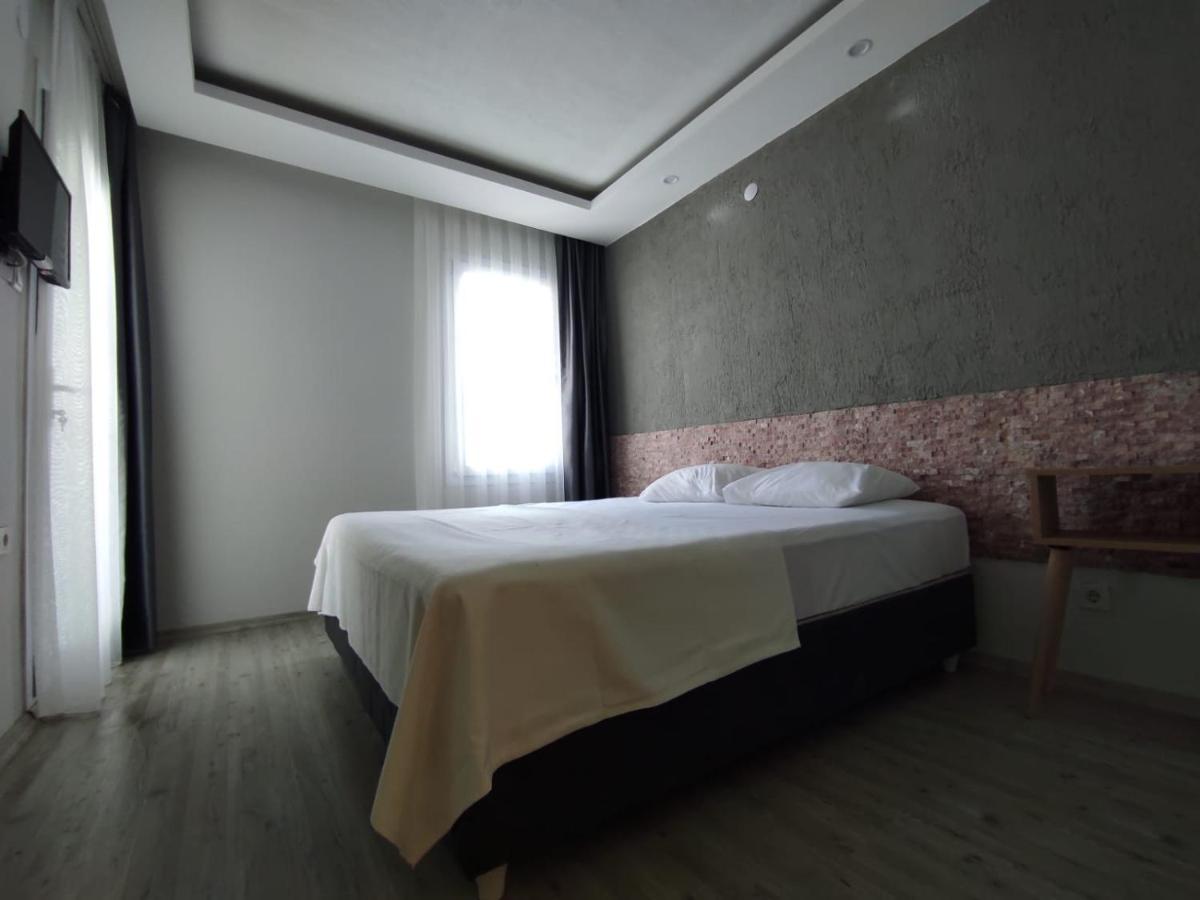 1989 Hotel Sebat Çeşme Eksteriør billede